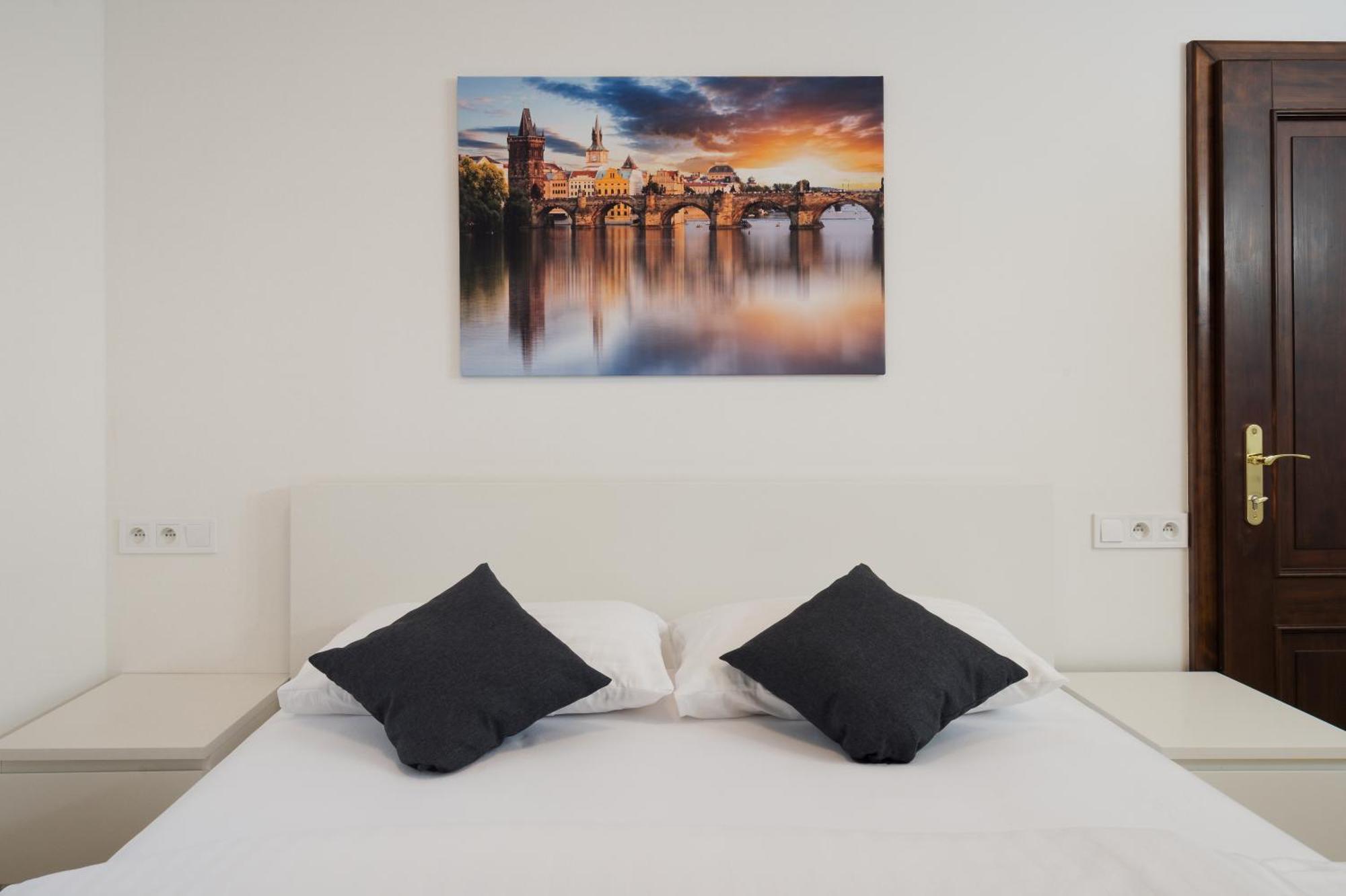 Prague Old Town Liliova Garden Hotel Ngoại thất bức ảnh